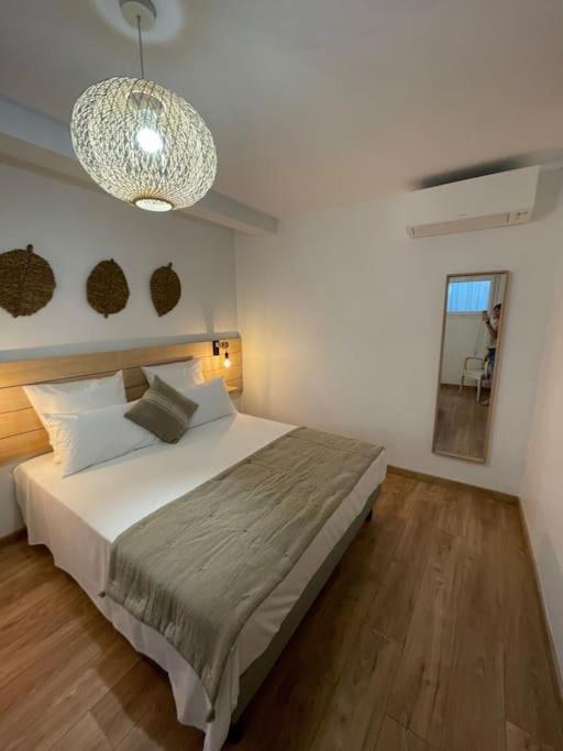 La Maison Du Port Apt Marsa Марсилан Екстериор снимка